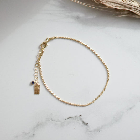 Gold Thin Twisted Chain Bracelet Abu Dhabi UAE